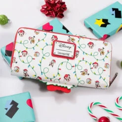 Loungefly Mickey Mouse Holiday Wreath Purse - 20cm -Christmas Decor Sales Store LOUWDWA2335 LOUNGEFLY MICKEY MOUSE HOLIDAY WREATH PURSE 12002 87216.1691047233