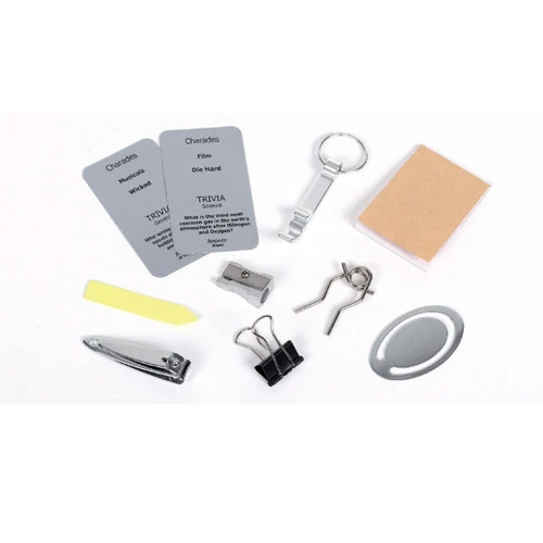 Red Traditional Mini Crackers (Pack Of 6) - 20cm - Image 2